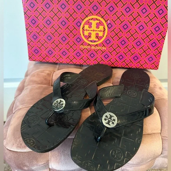 Tory Burch Black flip flops - Picture 4 of 10